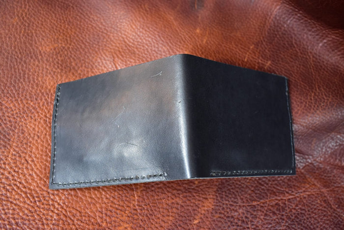 Simple Bifold Wallet - Black