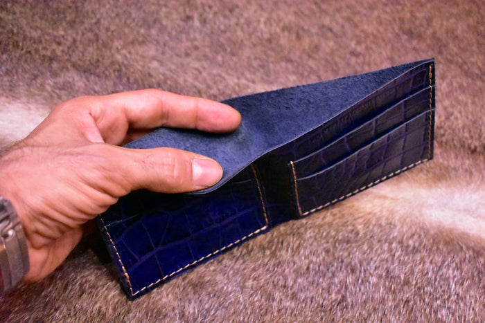 Simple Bifold Wallet - Crocodile Blue