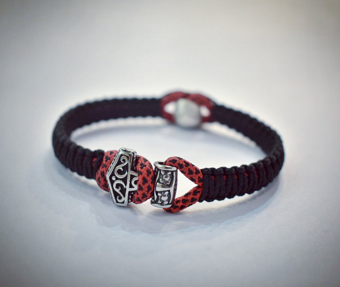 Paracord Bracelet with Silver Skull